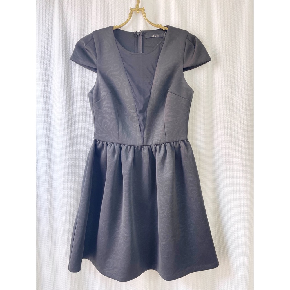 Ark & Co black cap sleeve cocktail dress
